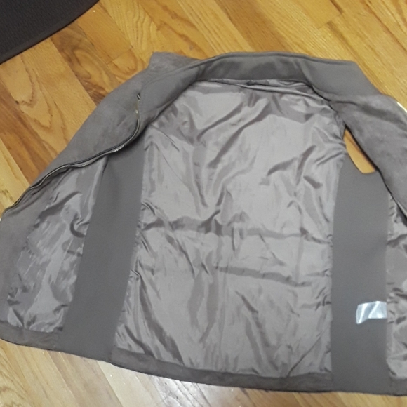 Women's XS Vest, EUC - Picture 7 of 8